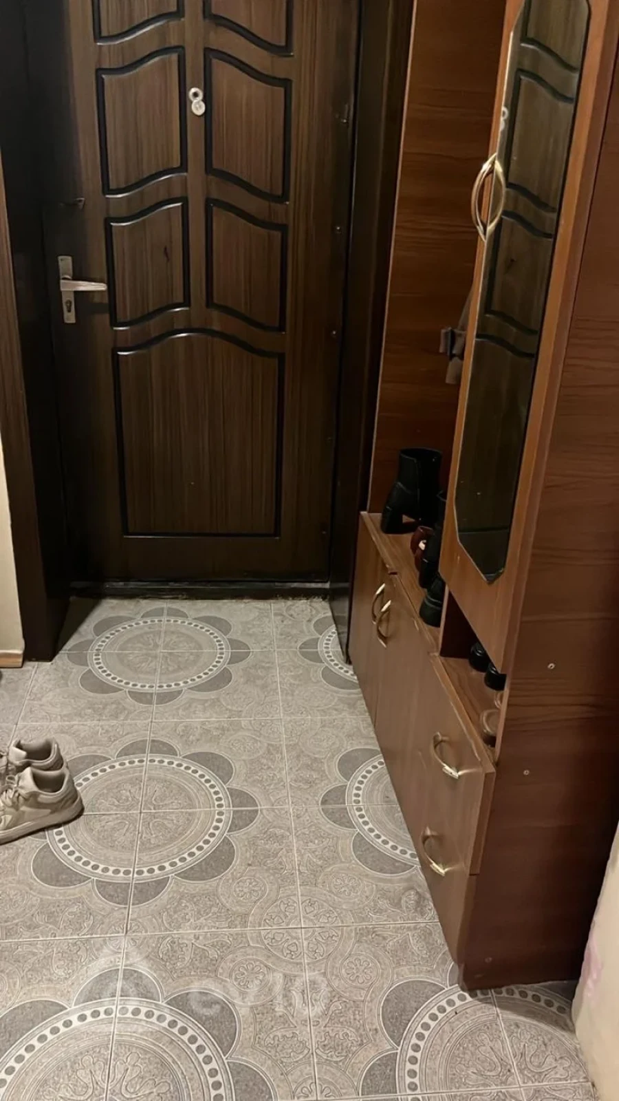 Kirayə verilir 3 otaqlı köhnə tikili 85 m²