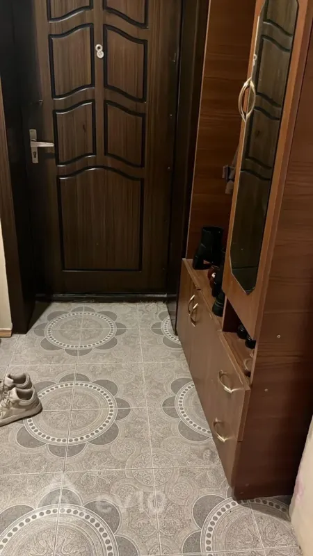 Kirayə verilir 3 otaqlı köhnə tikili 85 m²