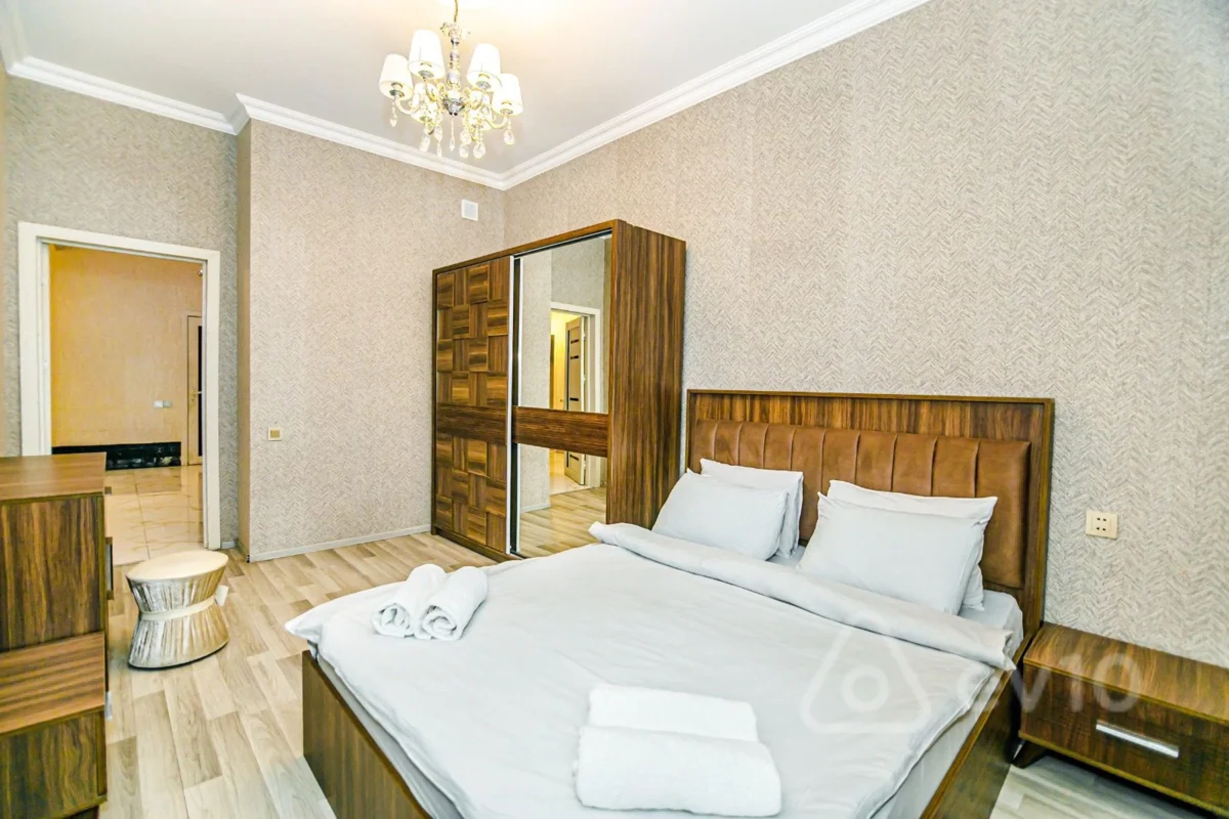 Kirayə verilir 4 otaqlı yeni tikili 140 m²
