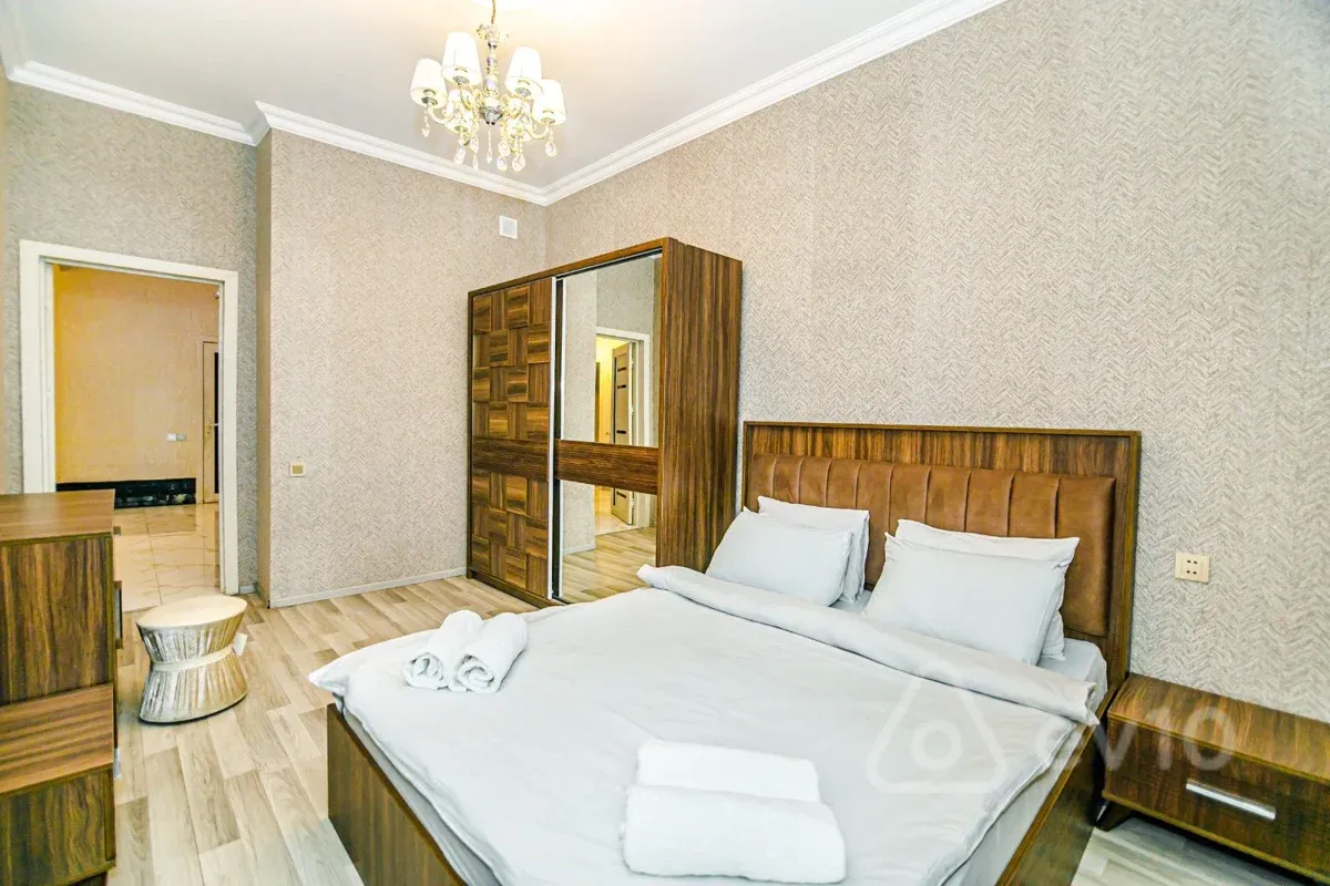 Kirayə verilir 4 otaqlı yeni tikili 140 m²