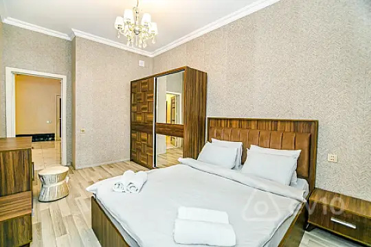 Kirayə verilir 4 otaqlı yeni tikili 140 m²