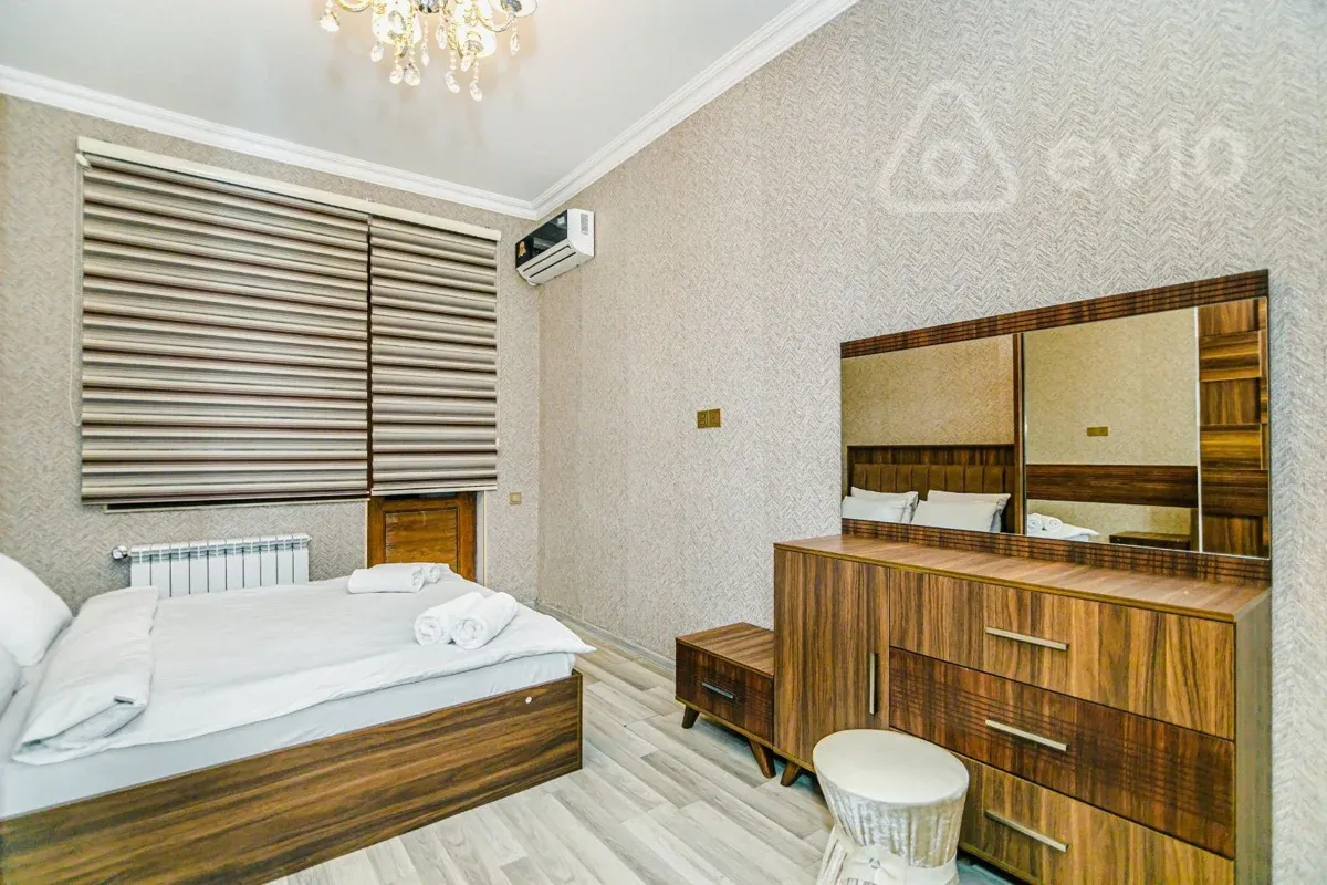 Kirayə verilir 4 otaqlı yeni tikili 140 m²