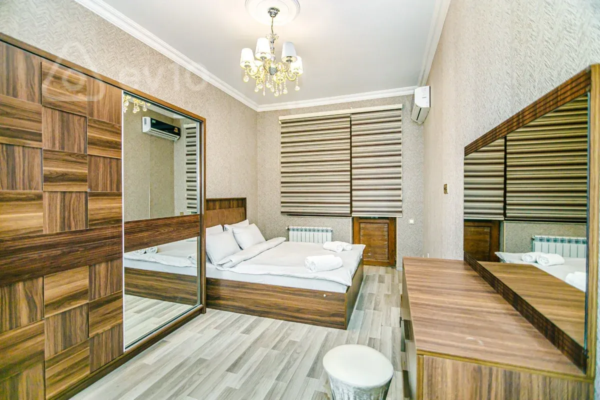 Kirayə verilir 4 otaqlı yeni tikili 140 m²
