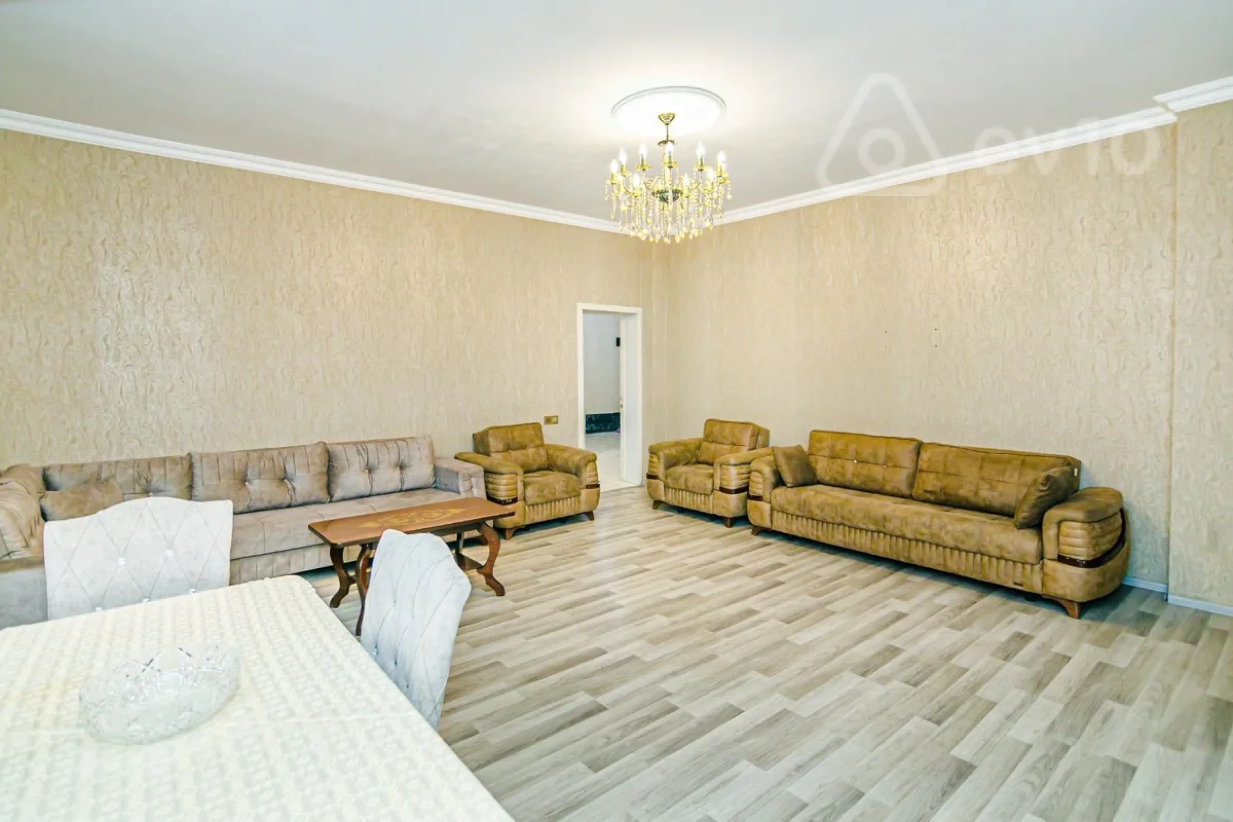 Kirayə verilir 4 otaqlı yeni tikili 140 m²