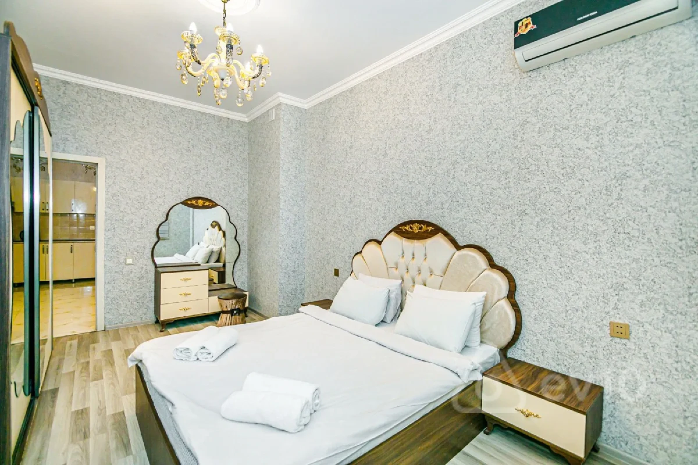 Kirayə verilir 4 otaqlı yeni tikili 140 m²