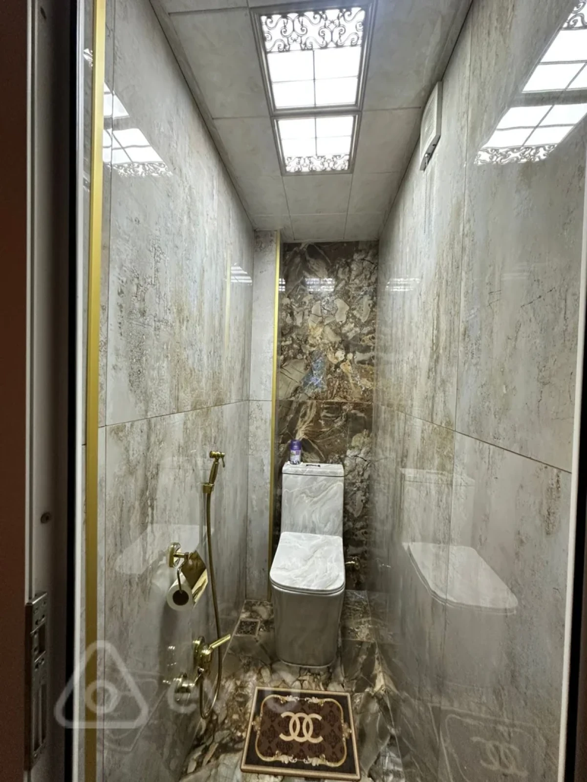 Satılır 4 otaqlı köhnə tikili 100 m²