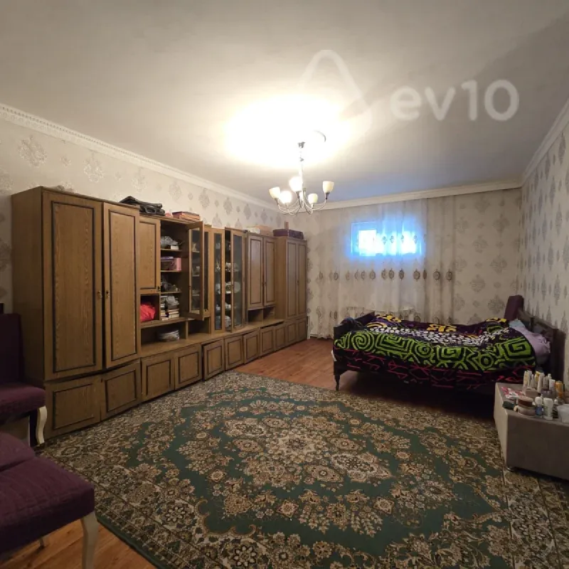 Satılır 4 otaqlı həyət evi 220 m²