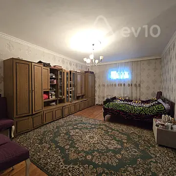 Satılır 4 otaqlı həyət evi 220 m²