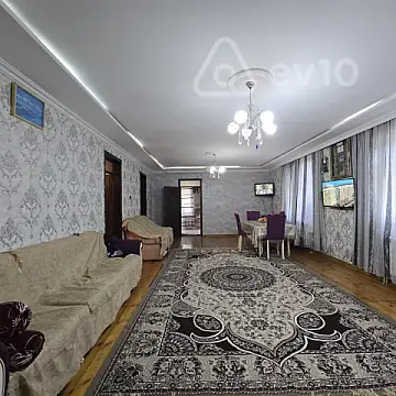 Satılır 4 otaqlı həyət evi 220 m²