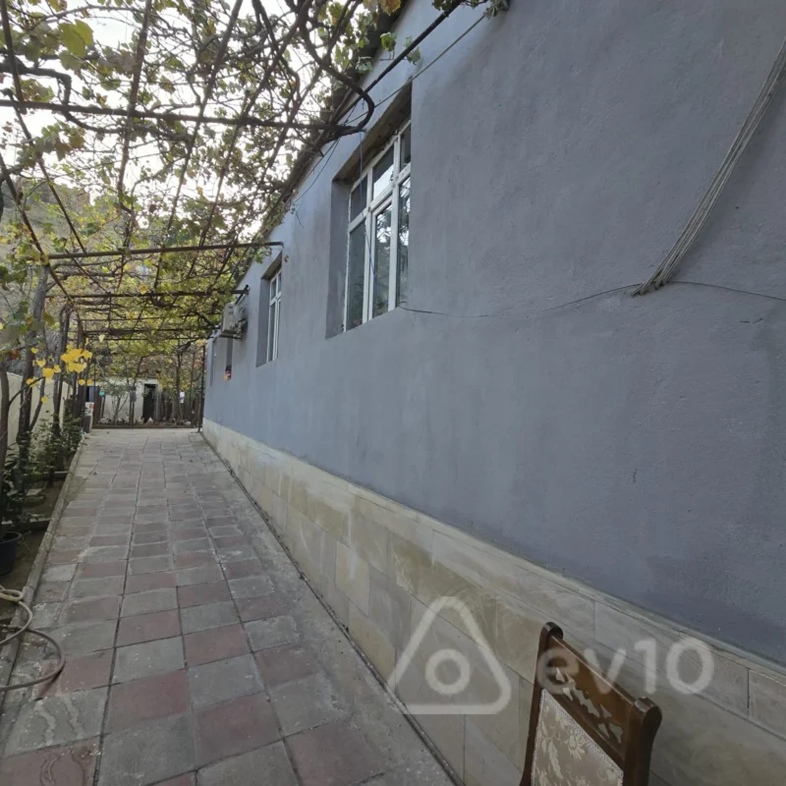 Satılır 4 otaqlı həyət evi 220 m²