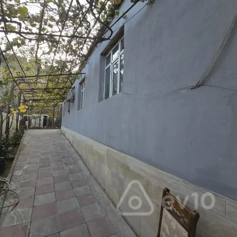 Satılır 4 otaqlı həyət evi 220 m²