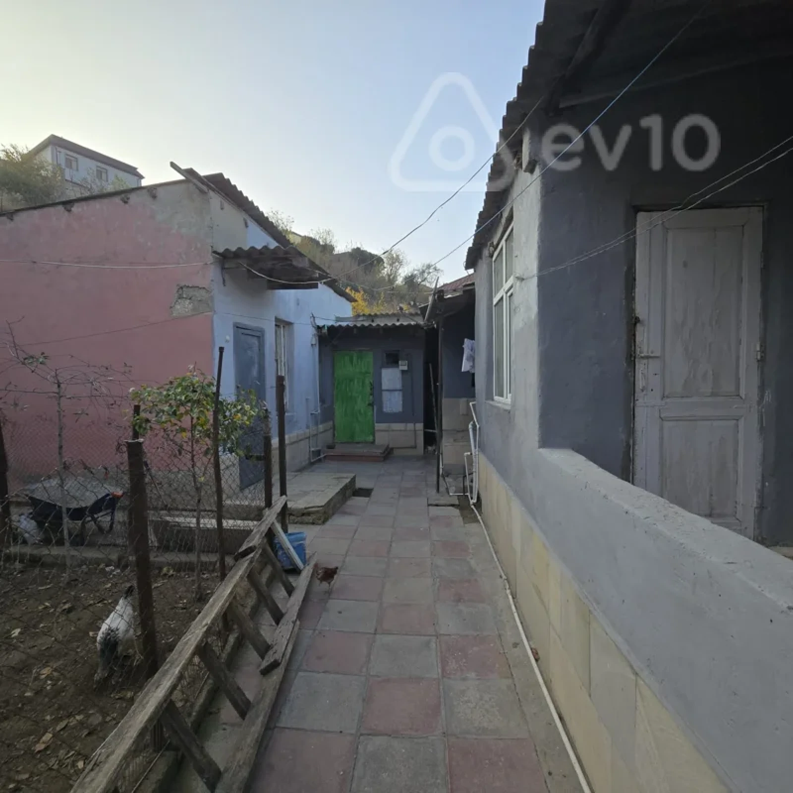 Satılır 4 otaqlı həyət evi 220 m²