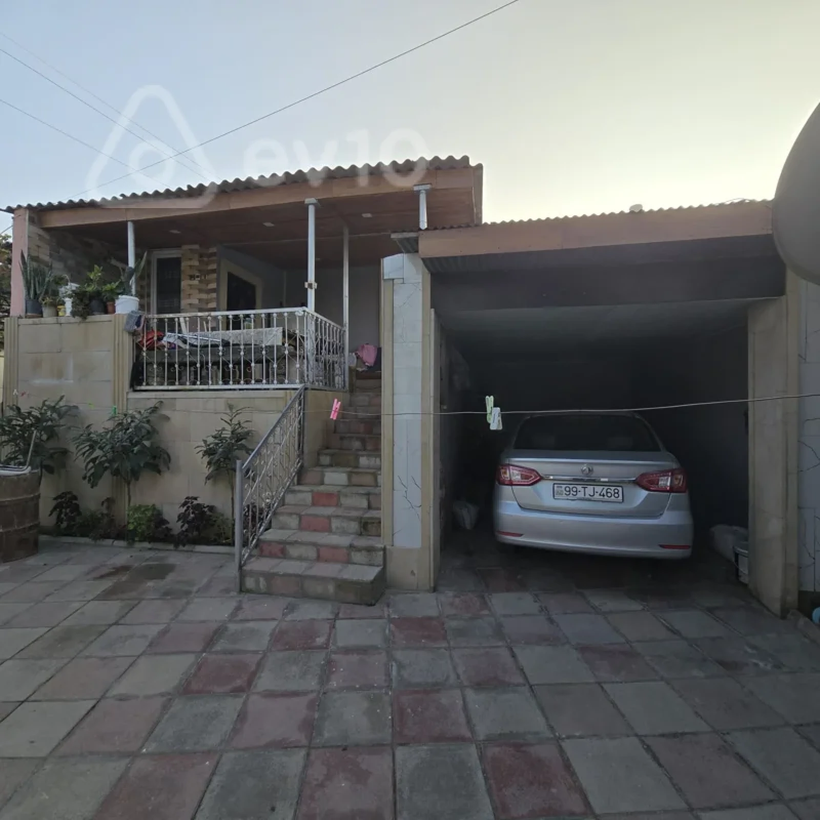 Satılır 4 otaqlı həyət evi 220 m²