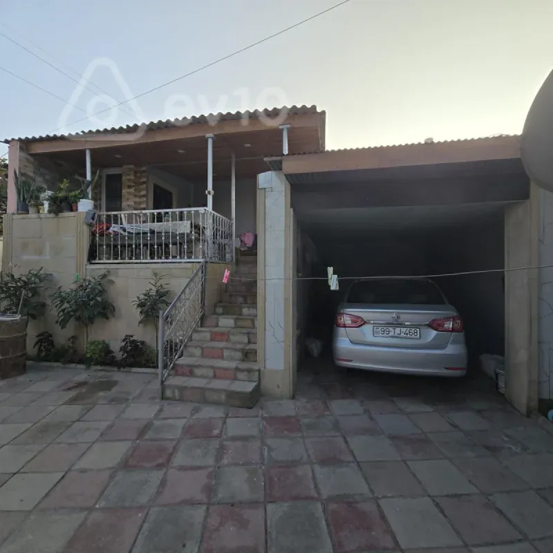 Satılır 4 otaqlı həyət evi 220 m²
