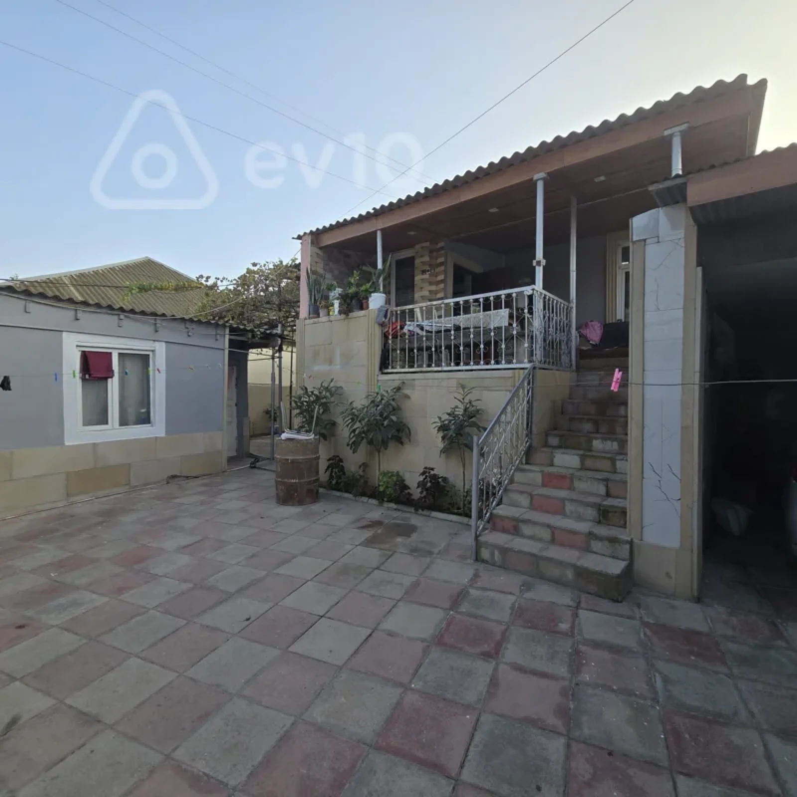 Satılır 4 otaqlı həyət evi 220 m²