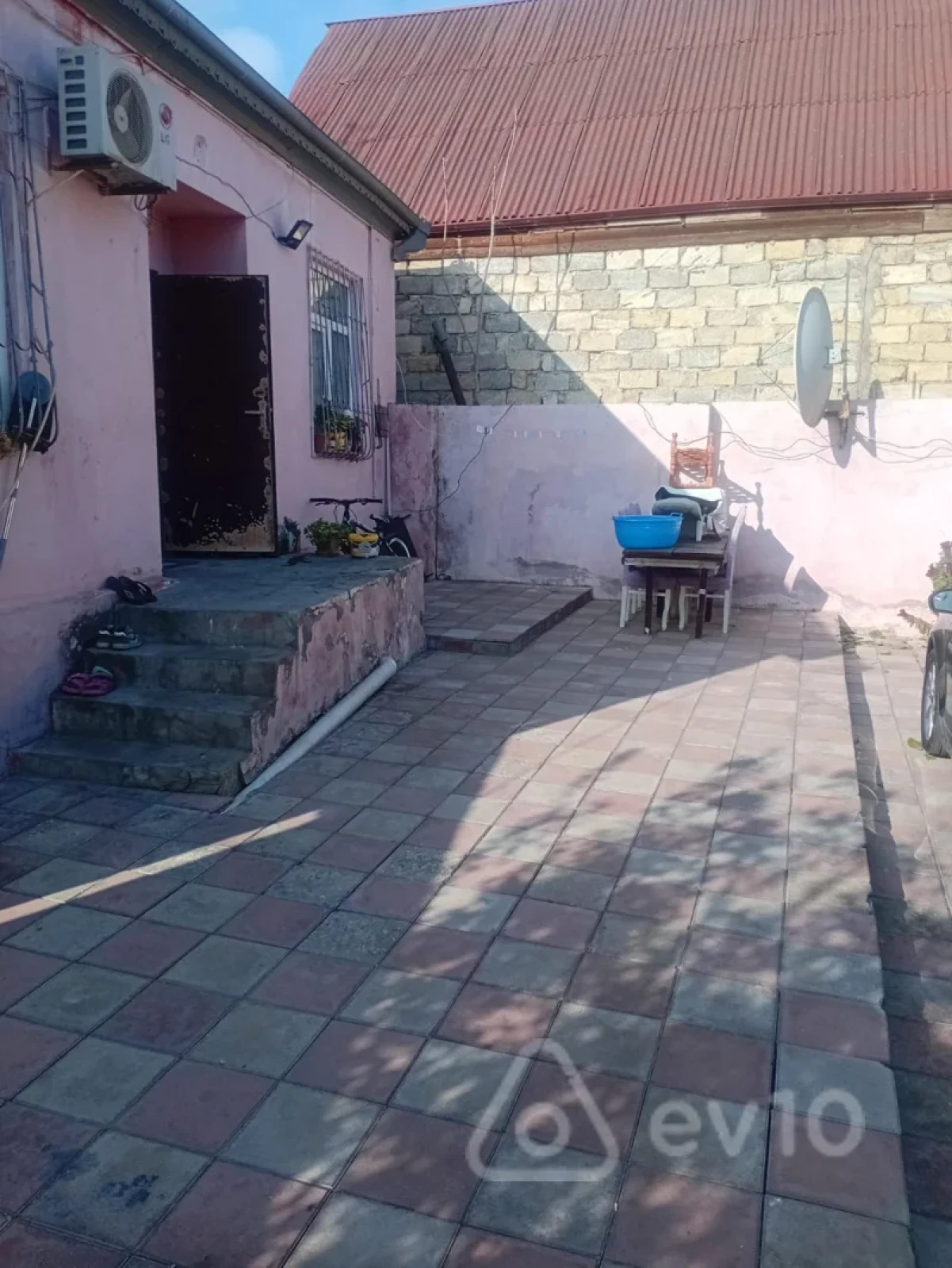Satılır 2 otaqlı həyət evi 80 m²