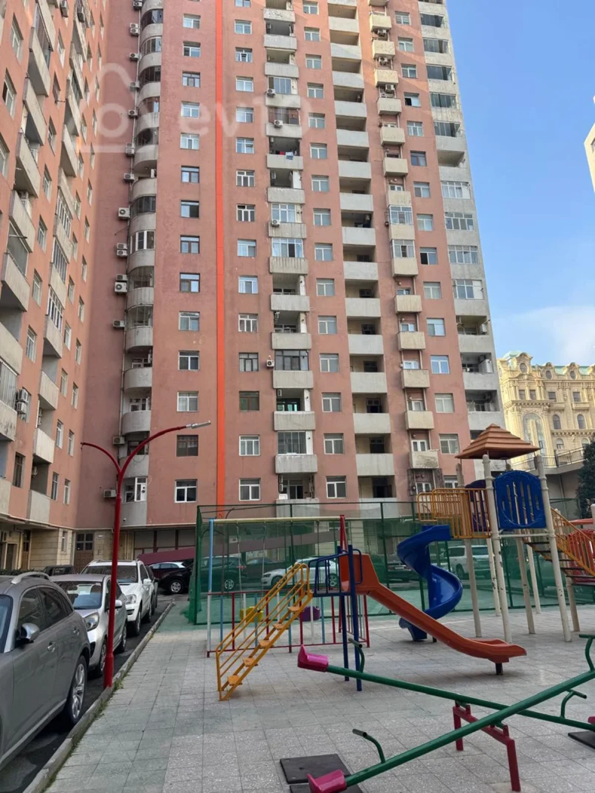 Kirayə verilir 3 otaqlı yeni tikili 145 m²