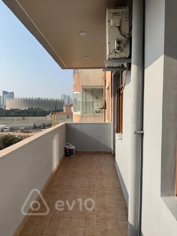 Kirayə verilir 3 otaqlı yeni tikili 145 m²
