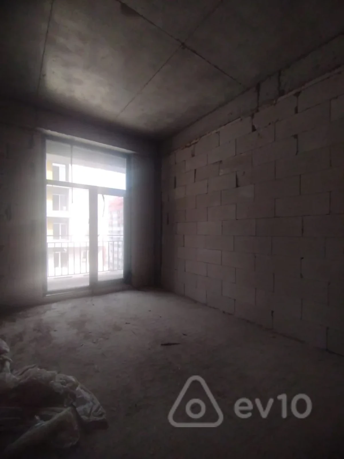 Satılır 3 otaqlı yeni tikili 140 m²