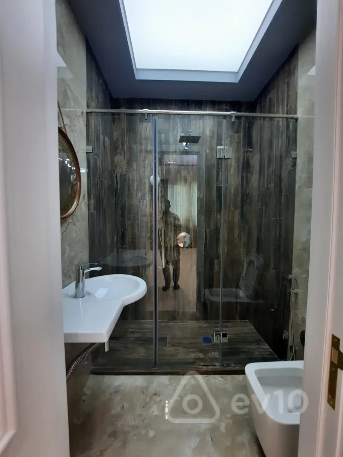 Satılır 4 otaqlı yeni tikili 137 m²