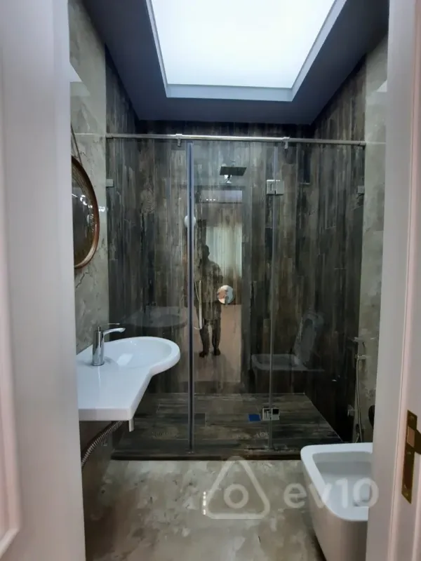 Satılır 4 otaqlı yeni tikili 137 m²