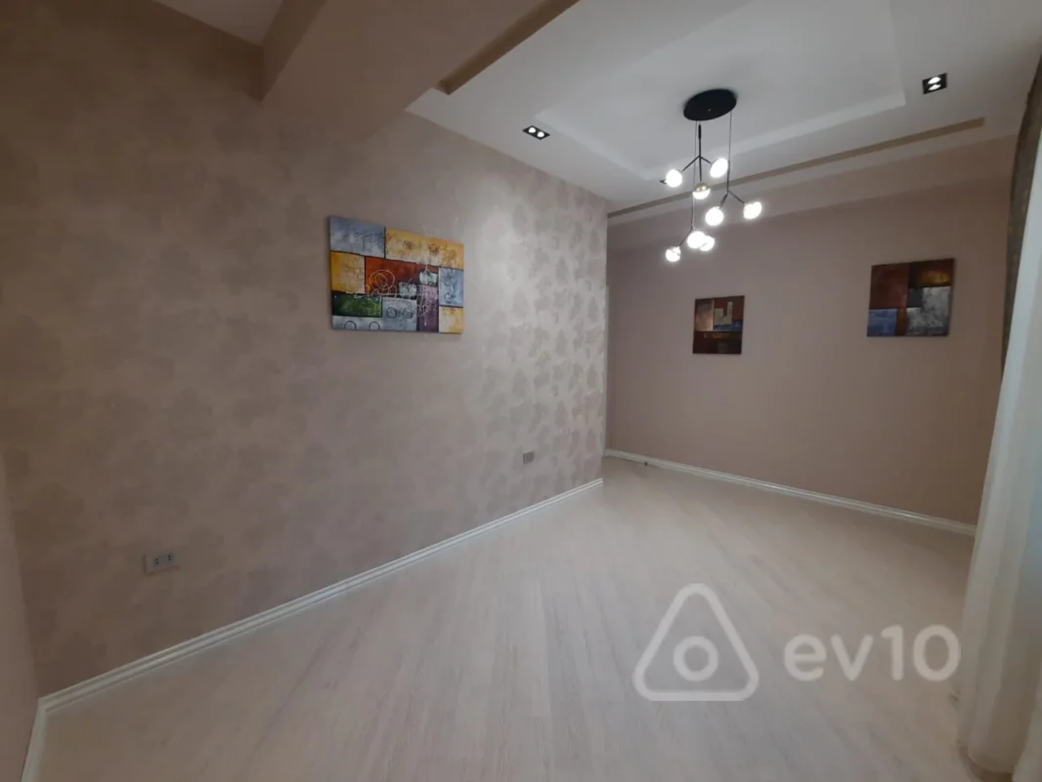 Satılır 4 otaqlı yeni tikili 137 m²