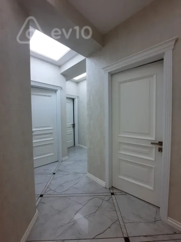 Satılır 4 otaqlı yeni tikili 137 m²