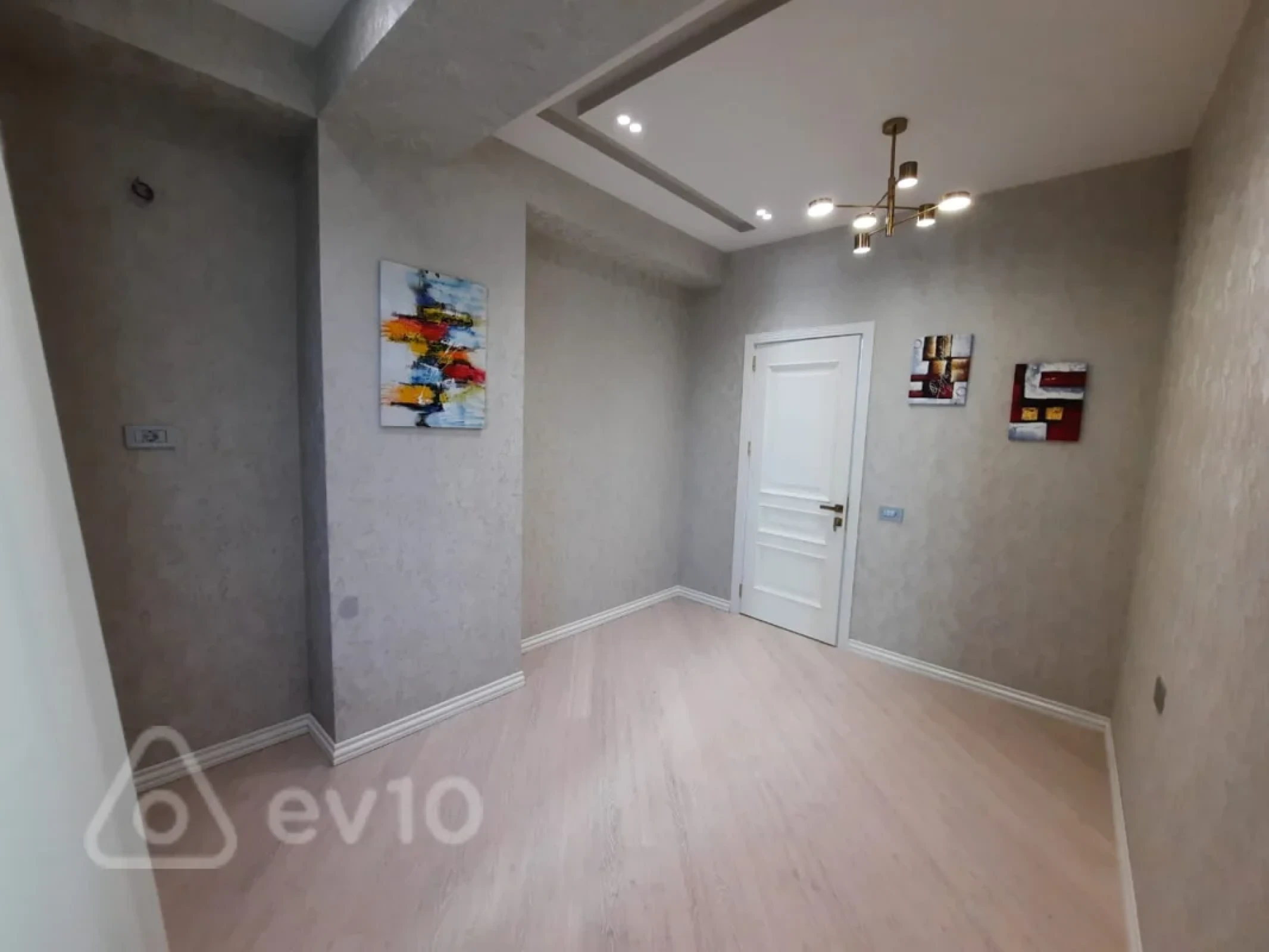 Satılır 4 otaqlı yeni tikili 137 m²