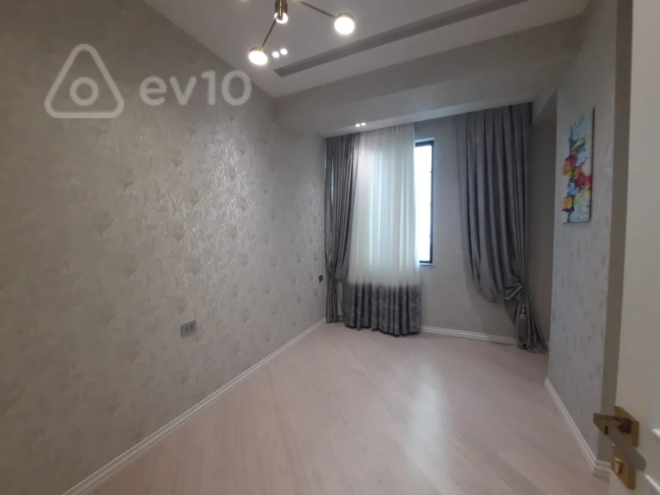 Satılır 4 otaqlı yeni tikili 137 m²