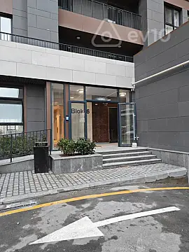 Satılır 2 otaqlı yeni tikili 68 m²