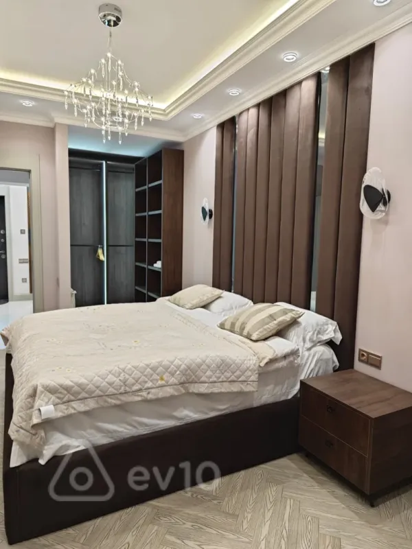 Satılır 2 otaqlı yeni tikili 68 m²