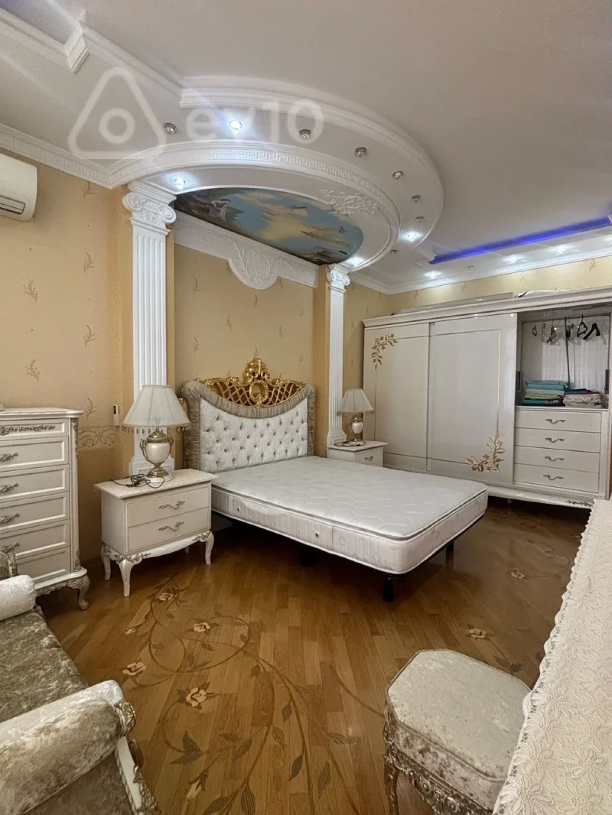 Kirayə verilir 4 otaqlı yeni tikili 200 m²