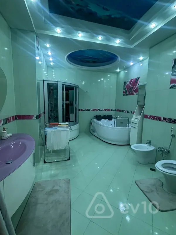 Kirayə verilir 4 otaqlı yeni tikili 200 m²