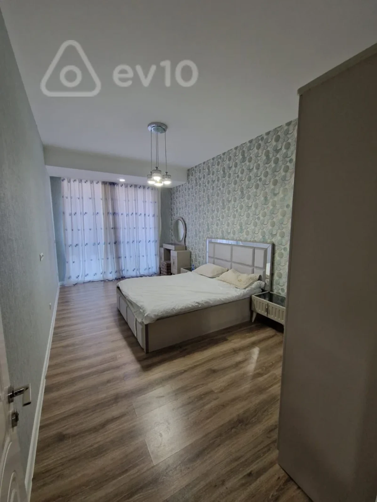 Kirayə verilir 4 otaqlı yeni tikili 170 m²
