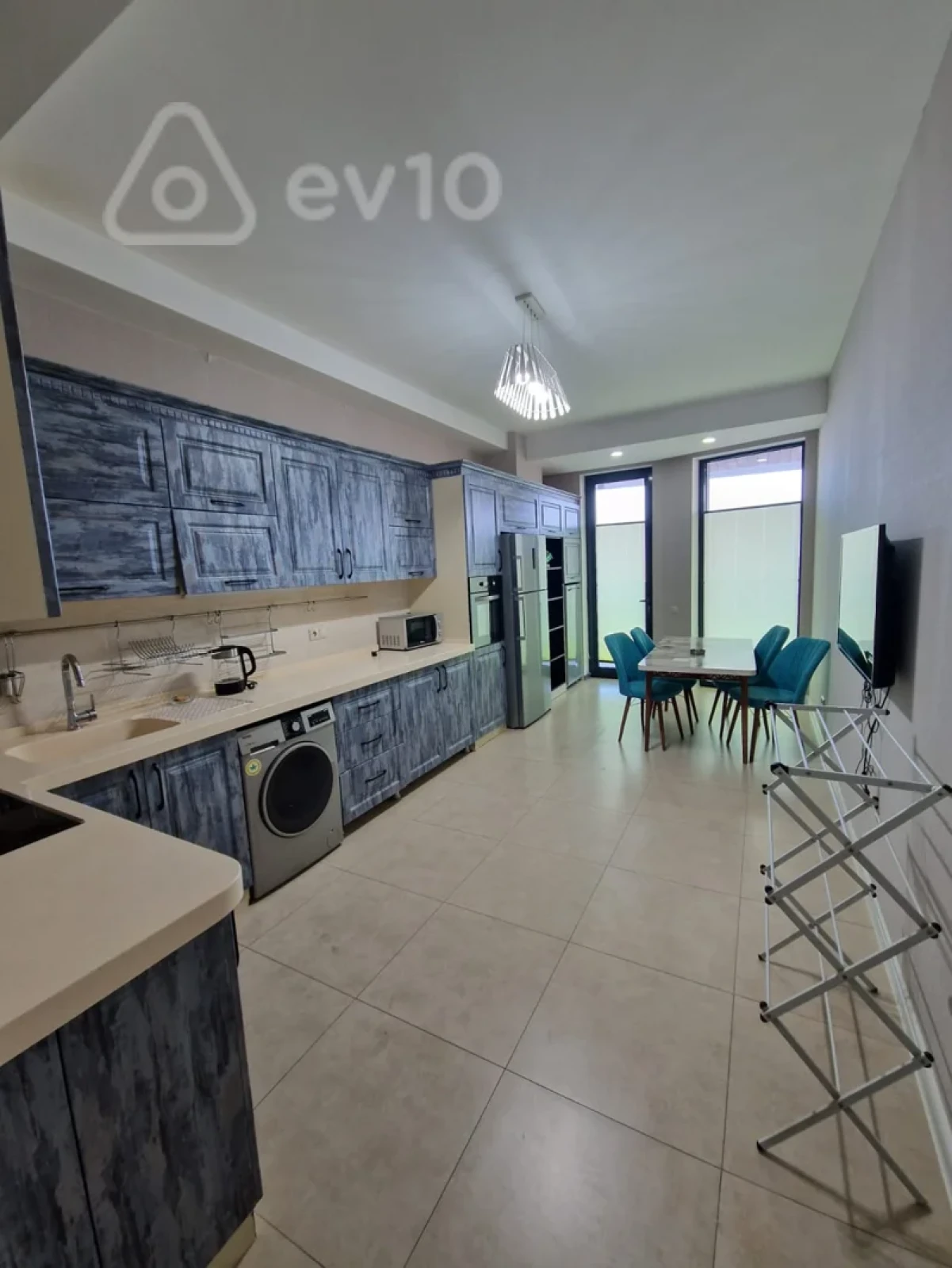 Kirayə verilir 4 otaqlı yeni tikili 170 m²