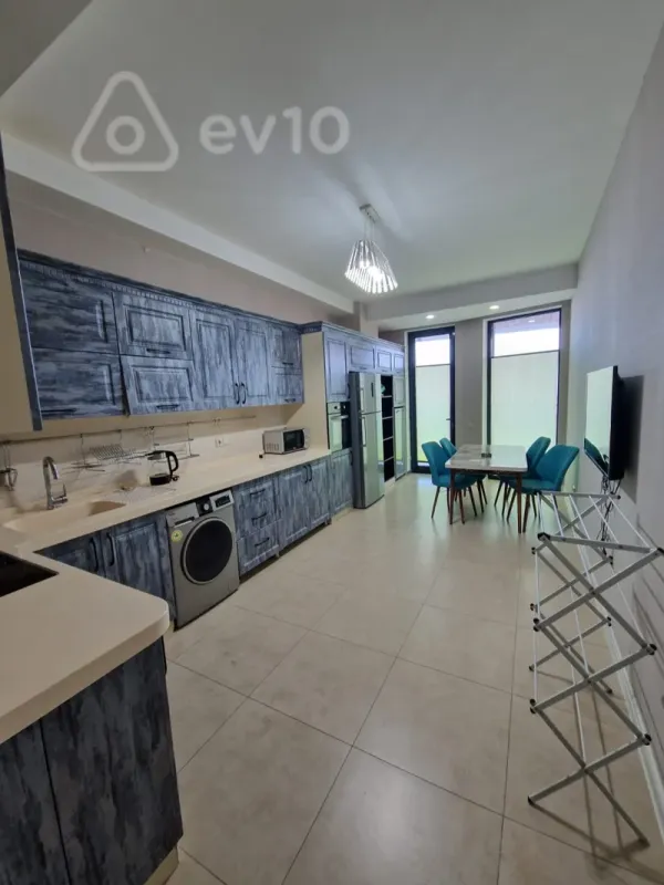 Kirayə verilir 4 otaqlı yeni tikili 170 m²