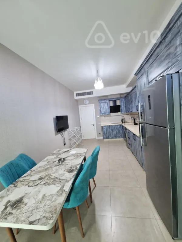 Kirayə verilir 4 otaqlı yeni tikili 170 m²