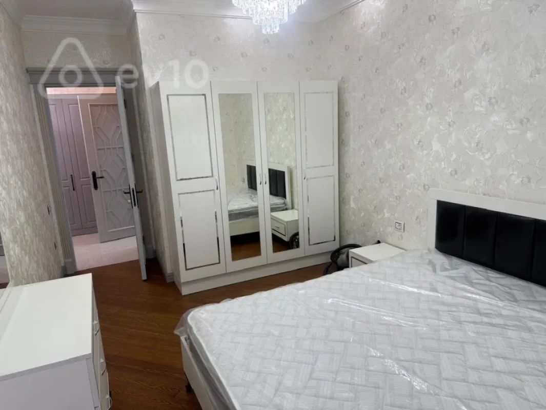 Kirayə verilir 2 otaqlı yeni tikili 70 m²
