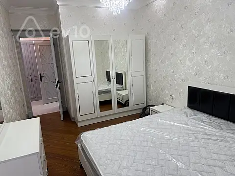 Kirayə verilir 2 otaqlı yeni tikili 70 m²