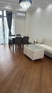 Kirayə verilir 2 otaqlı yeni tikili 70 m²