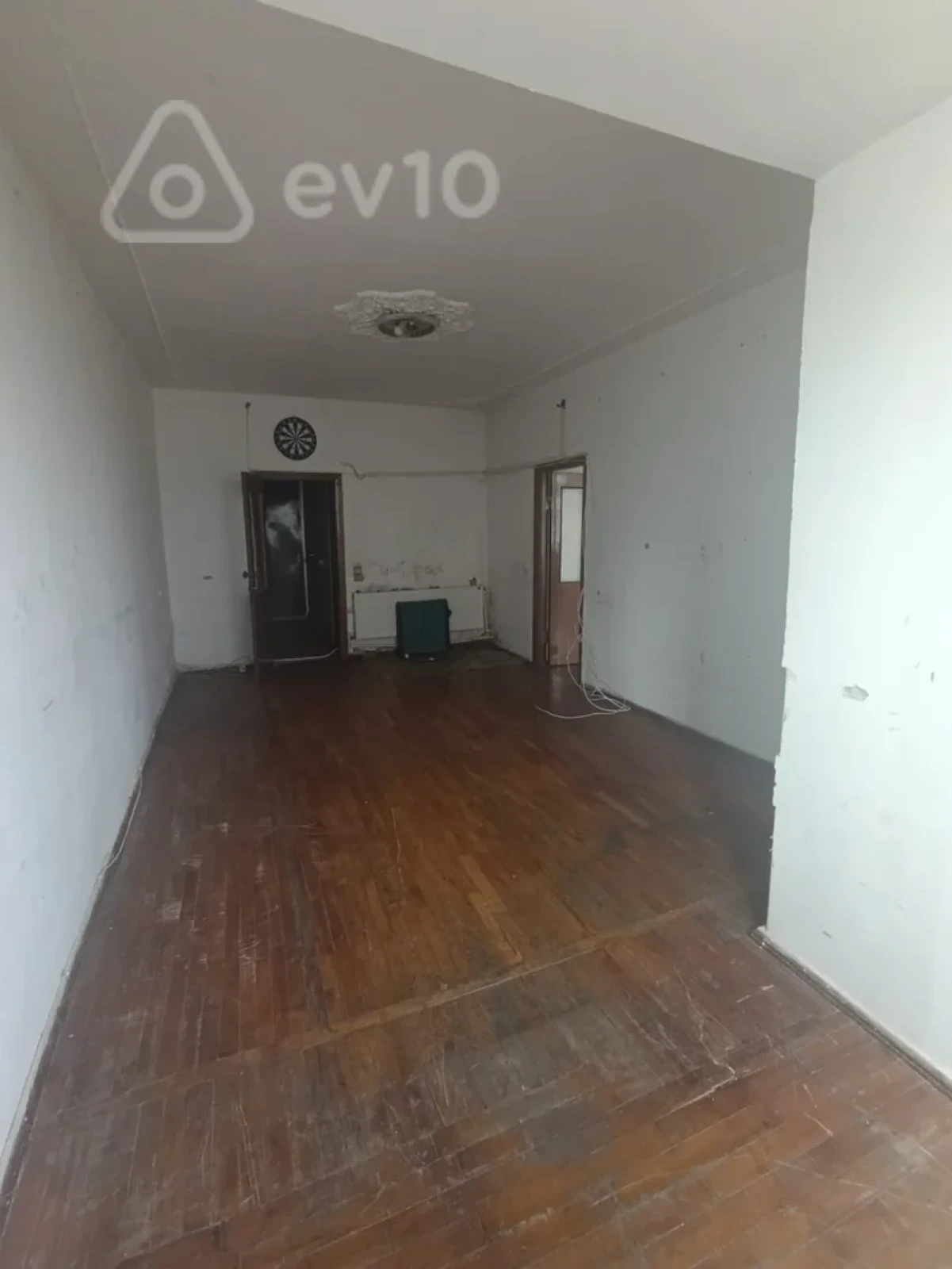 Satılır 3 otaqlı köhnə tikili 85 m²