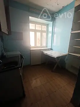 Satılır 3 otaqlı köhnə tikili 85 m²