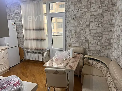 Kirayə verilir 2 otaqlı yeni tikili 80 m²