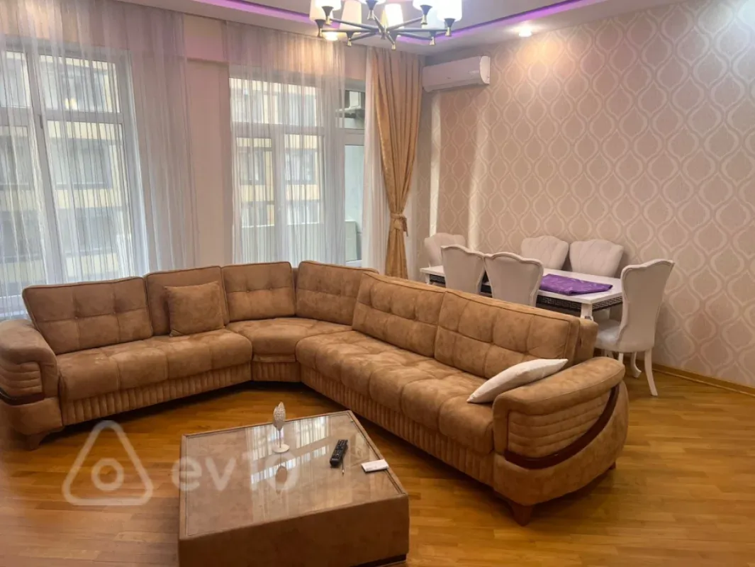 Kirayə verilir 2 otaqlı yeni tikili 80 m²