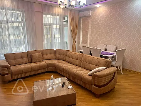 Kirayə verilir 2 otaqlı yeni tikili 80 m²