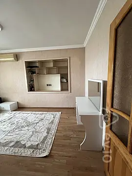 Kirayə verilir 2 otaqlı köhnə tikili 50 m²