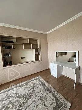 Kirayə verilir 2 otaqlı köhnə tikili 50 m²
