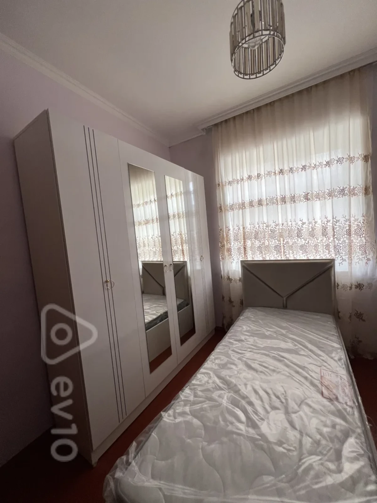 Kirayə verilir 2 otaqlı köhnə tikili 50 m²