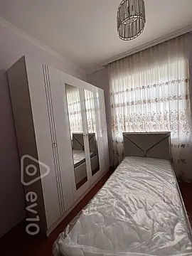 Kirayə verilir 2 otaqlı köhnə tikili 50 m²