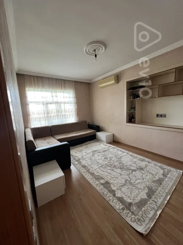 Kirayə verilir 2 otaqlı köhnə tikili 50 m²
